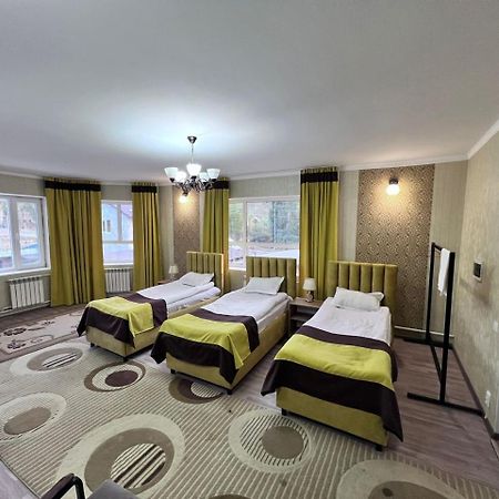 Turan Guesthouse Каракол Экстерьер фото