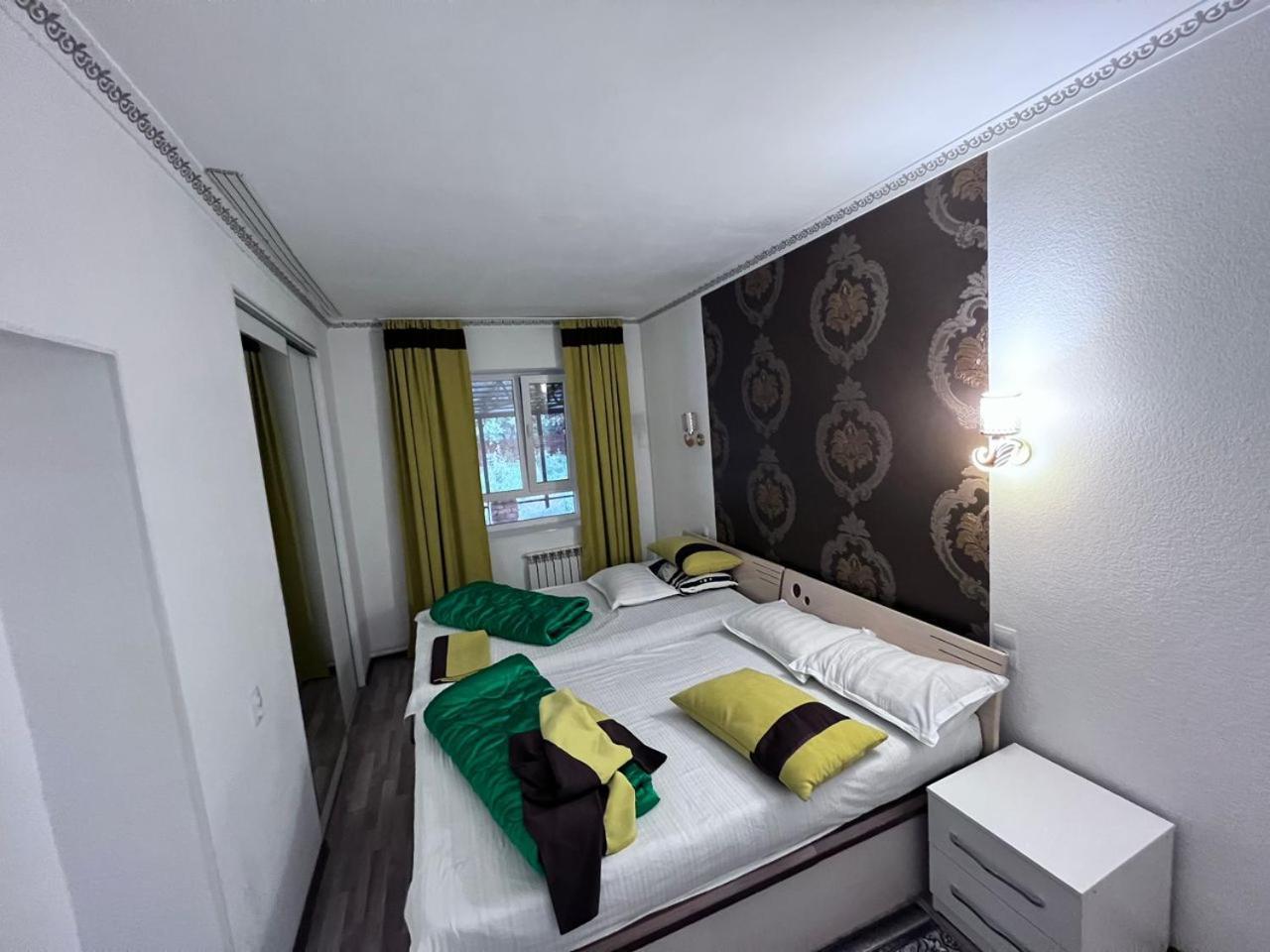 Turan Guesthouse Каракол Экстерьер фото