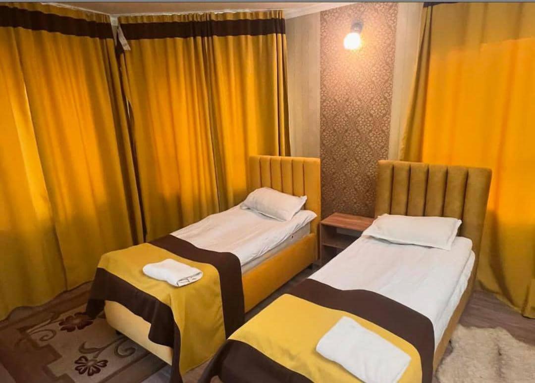 Turan Guesthouse Каракол Экстерьер фото